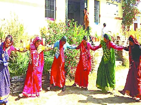 Daughter of parents on education Note: DEO